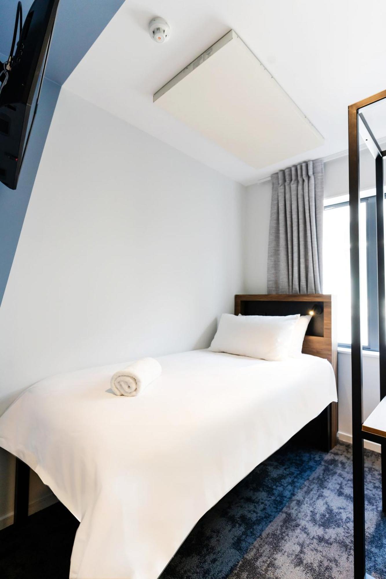 A Pousada Haka House Wellington Exterior foto A single room at the hotel
