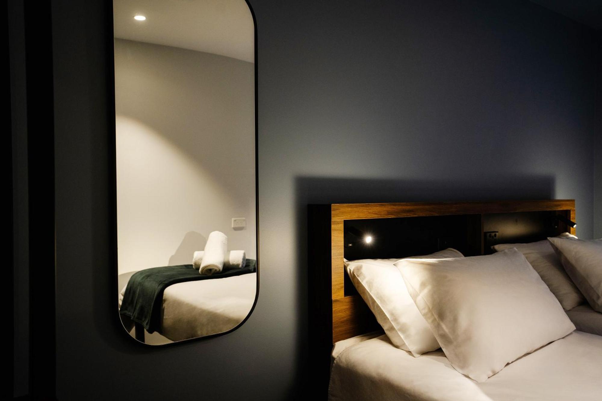A Pousada Haka House Wellington Exterior foto A room at the hotel