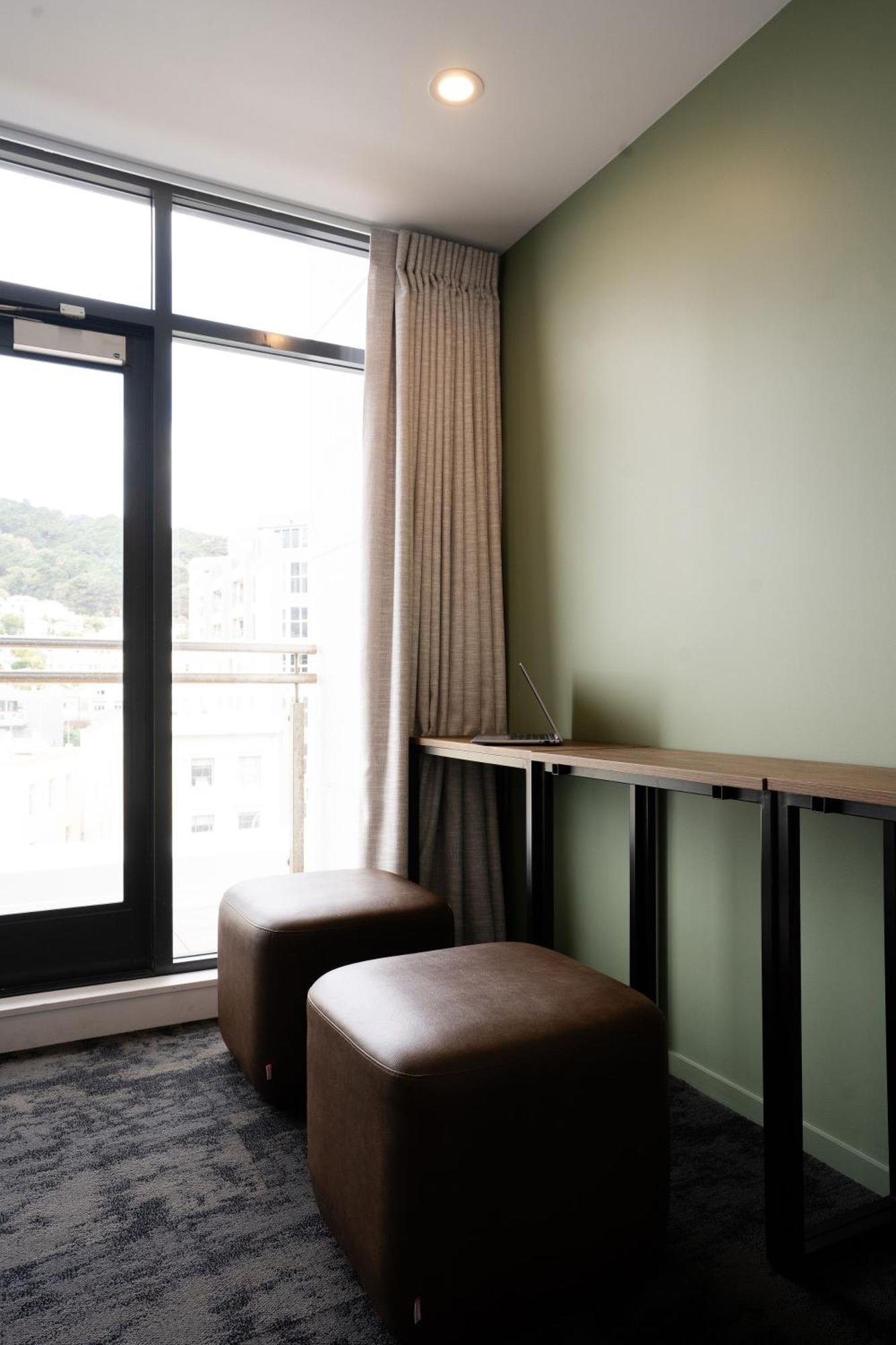 A Pousada Haka House Wellington Exterior foto A room at the hotel