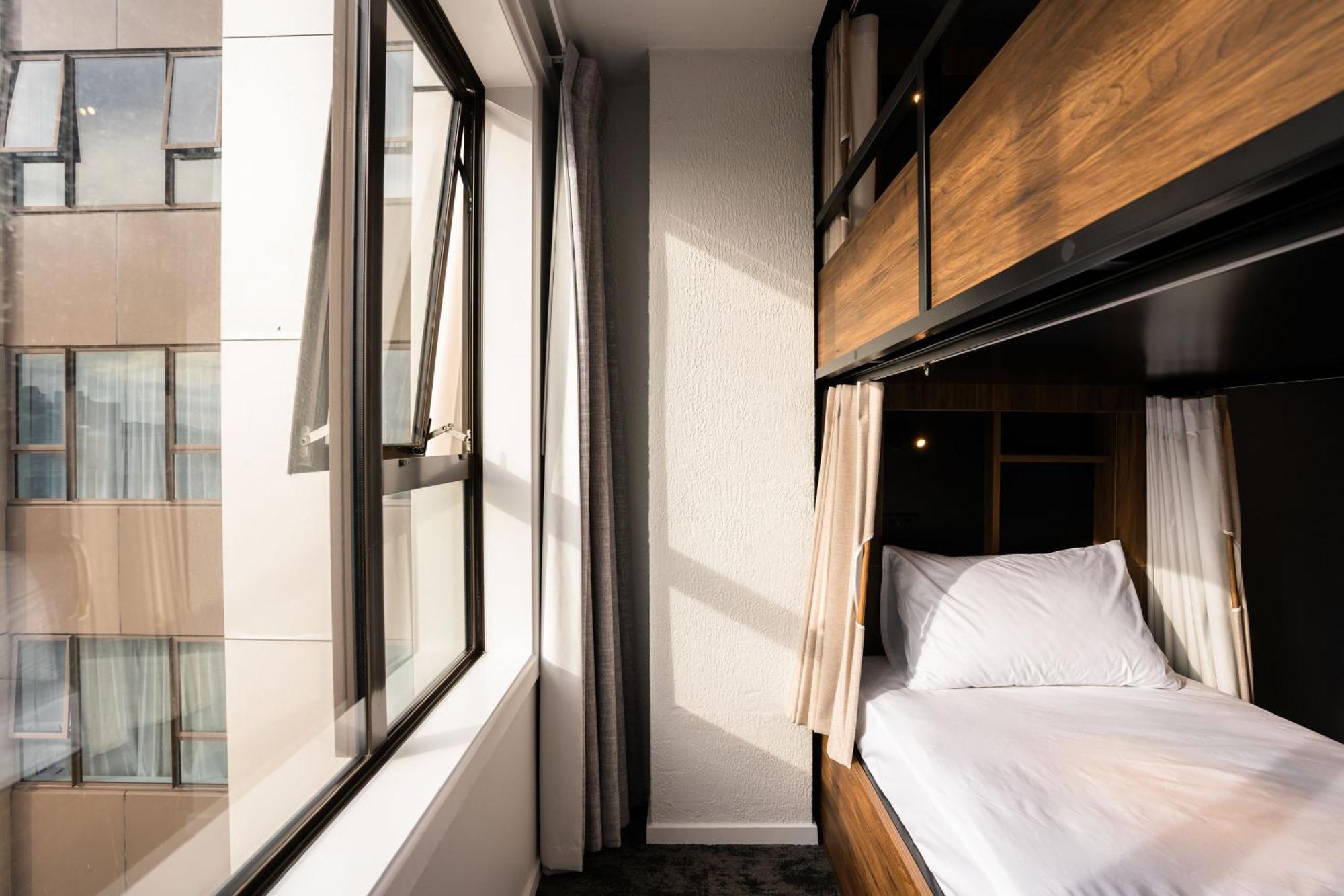A Pousada Haka House Wellington Exterior foto A room at the hotel