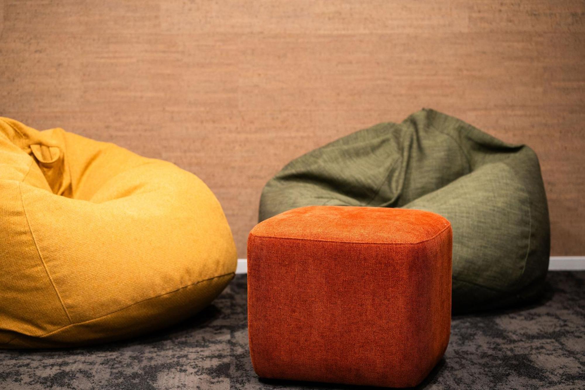 A Pousada Haka House Wellington Exterior foto Bean bag chairs